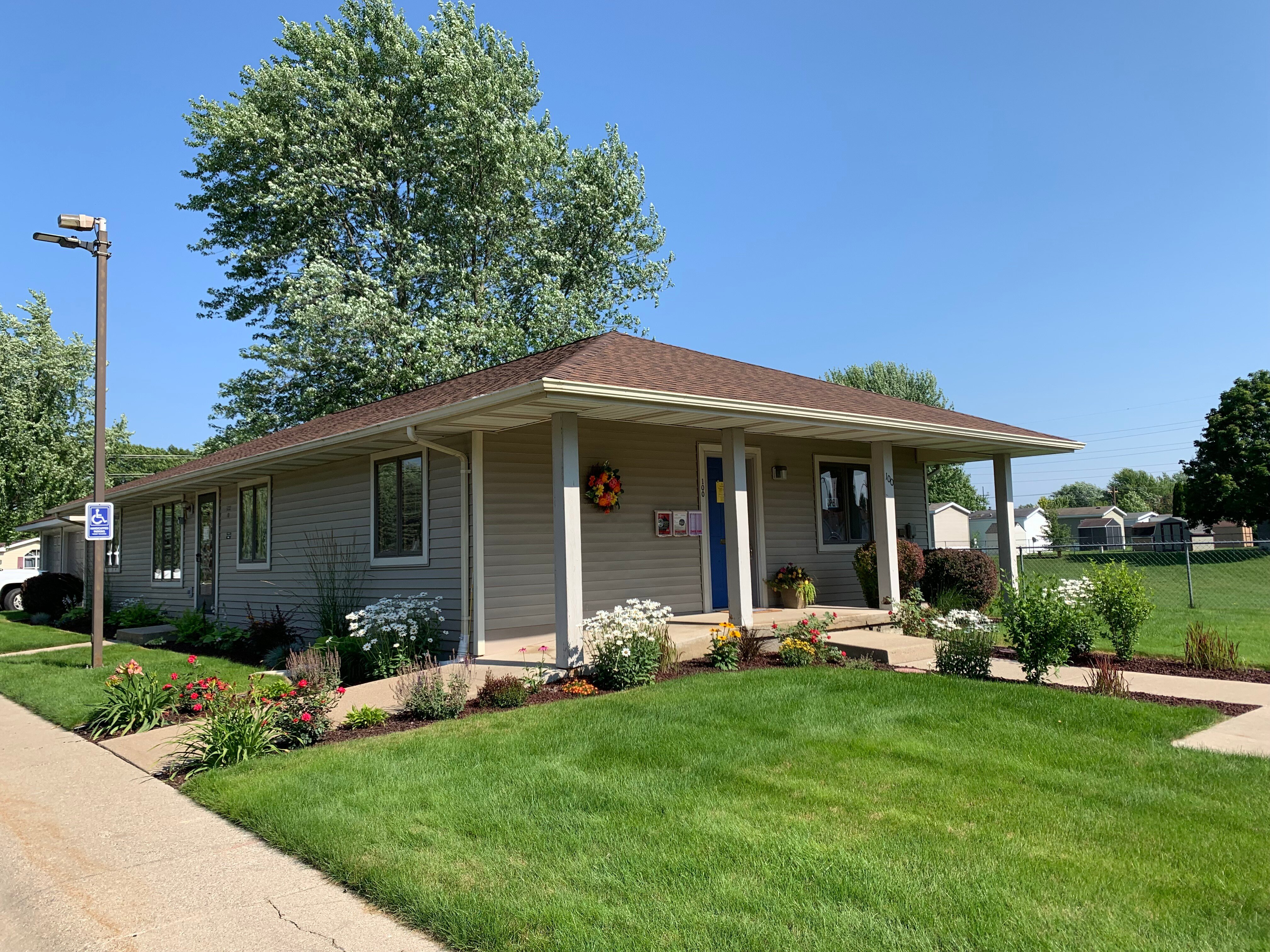 Isabella Village - exterior