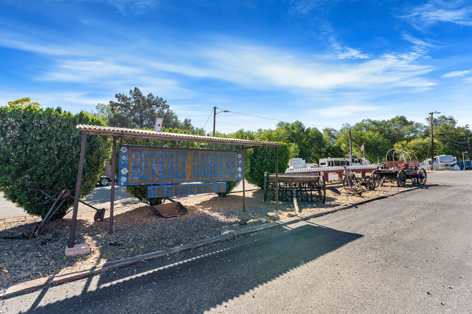 Beverly Gardens - exterior