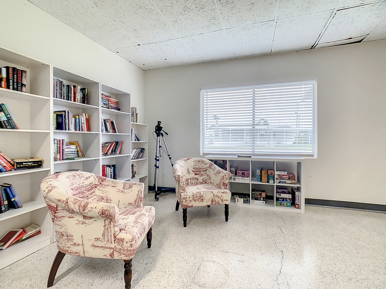 Orange Manor (East) - exterior