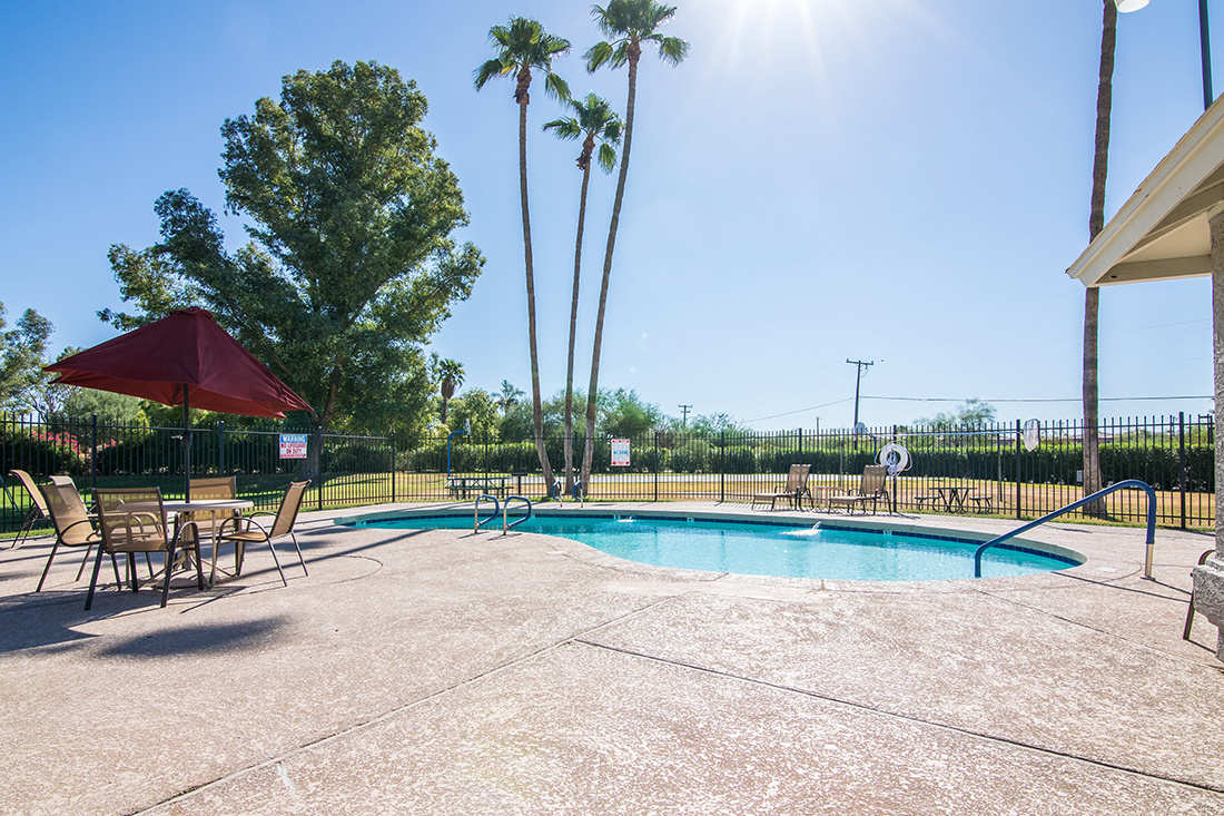 Shadow Hills - exterior