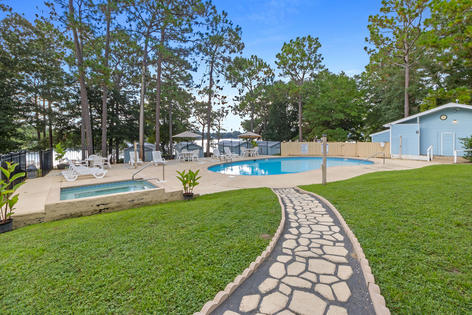 Sunset King Lake - exterior