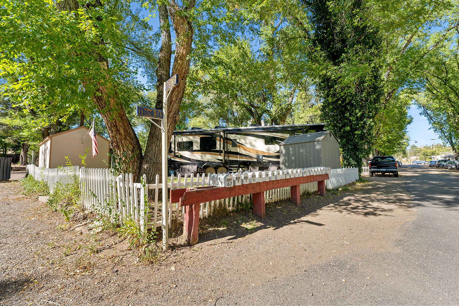 Beverly Gardens - exterior