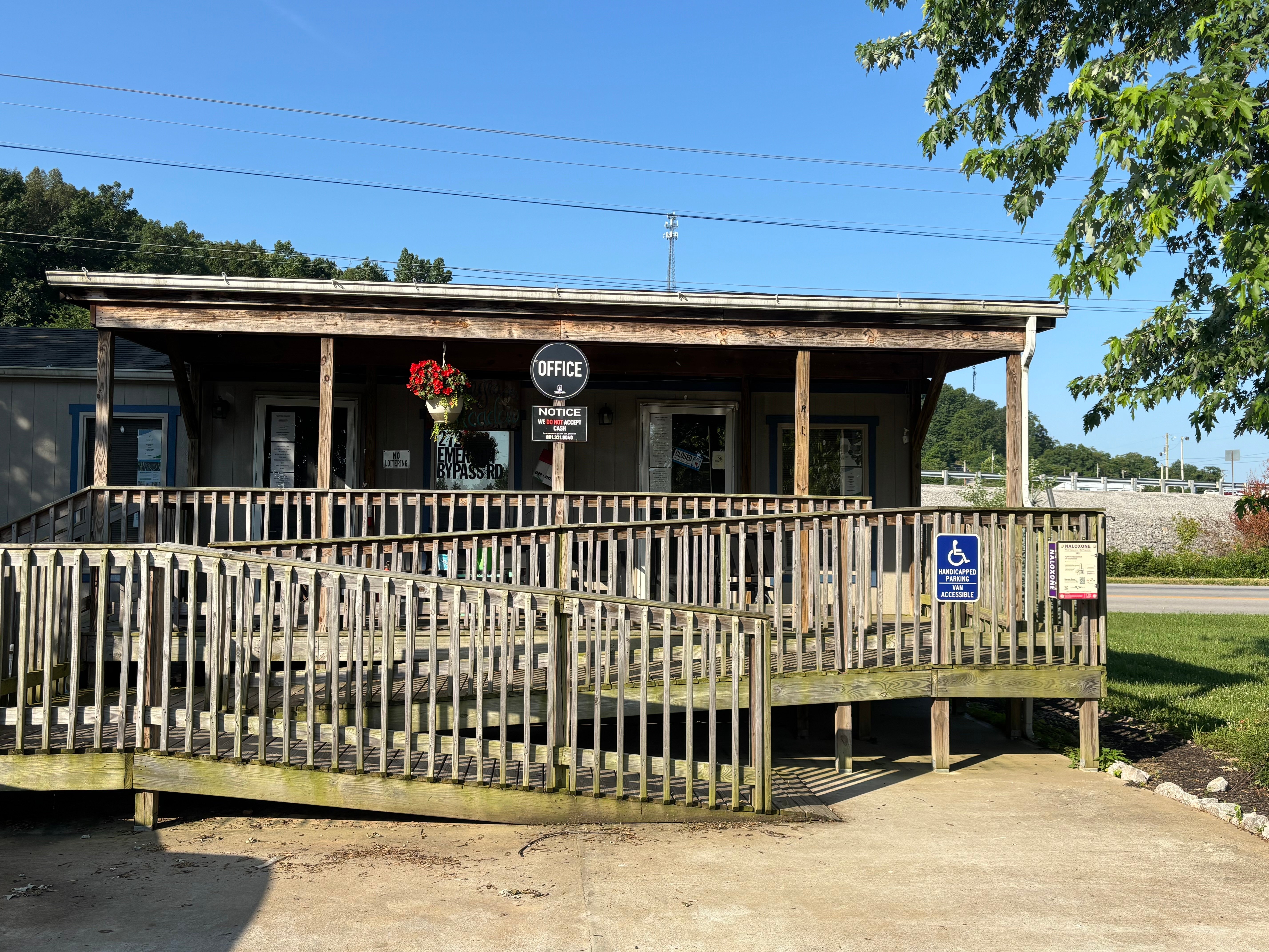 Bluegrass Meadows - exterior