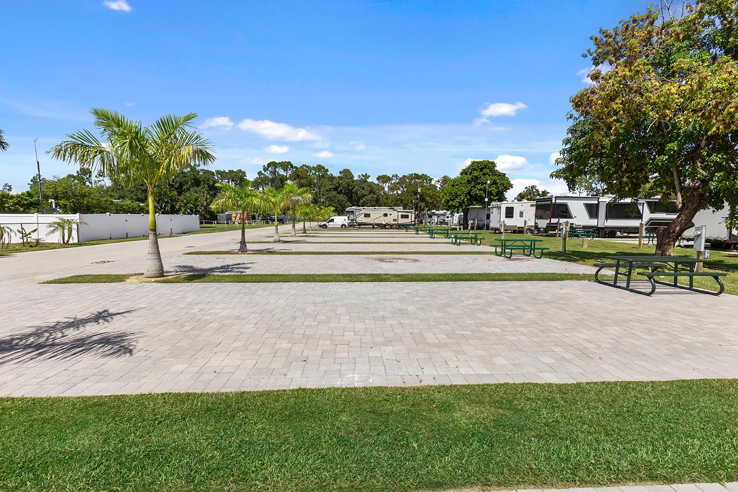 Endless Summer - exterior