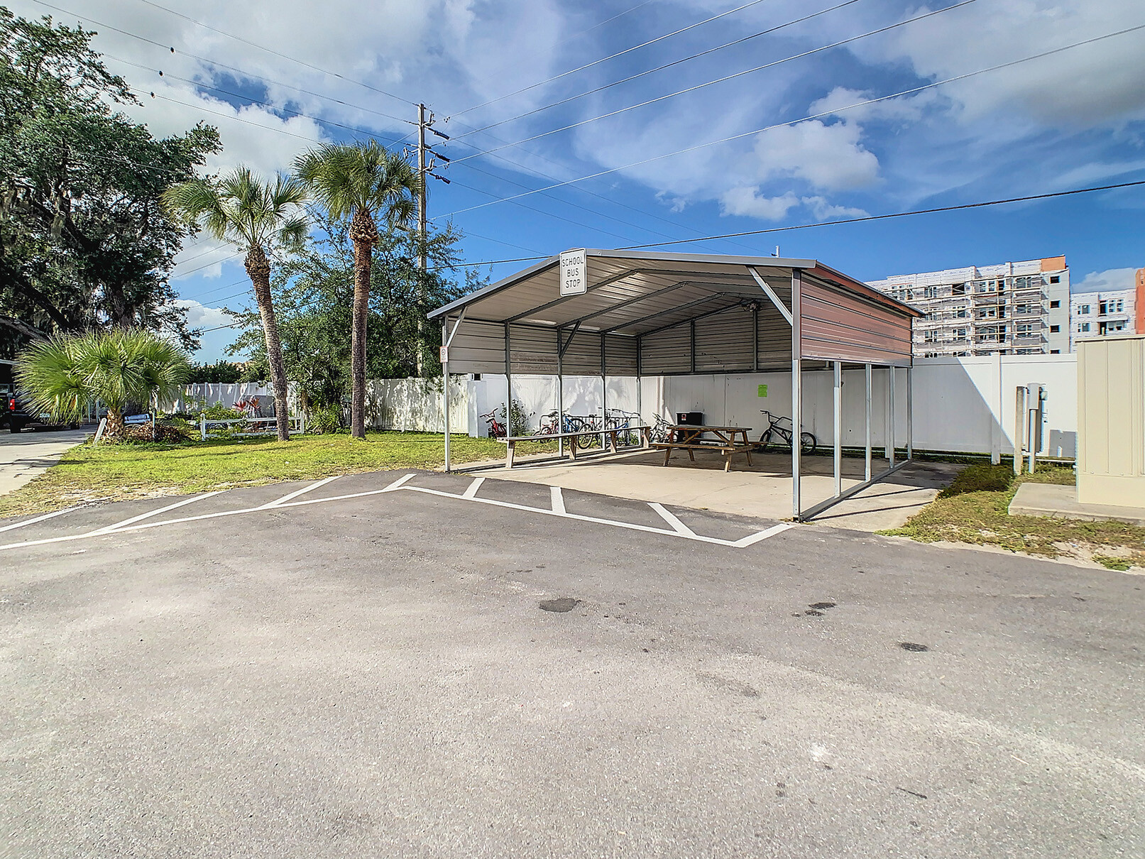 Floridian Sandalwood - exterior