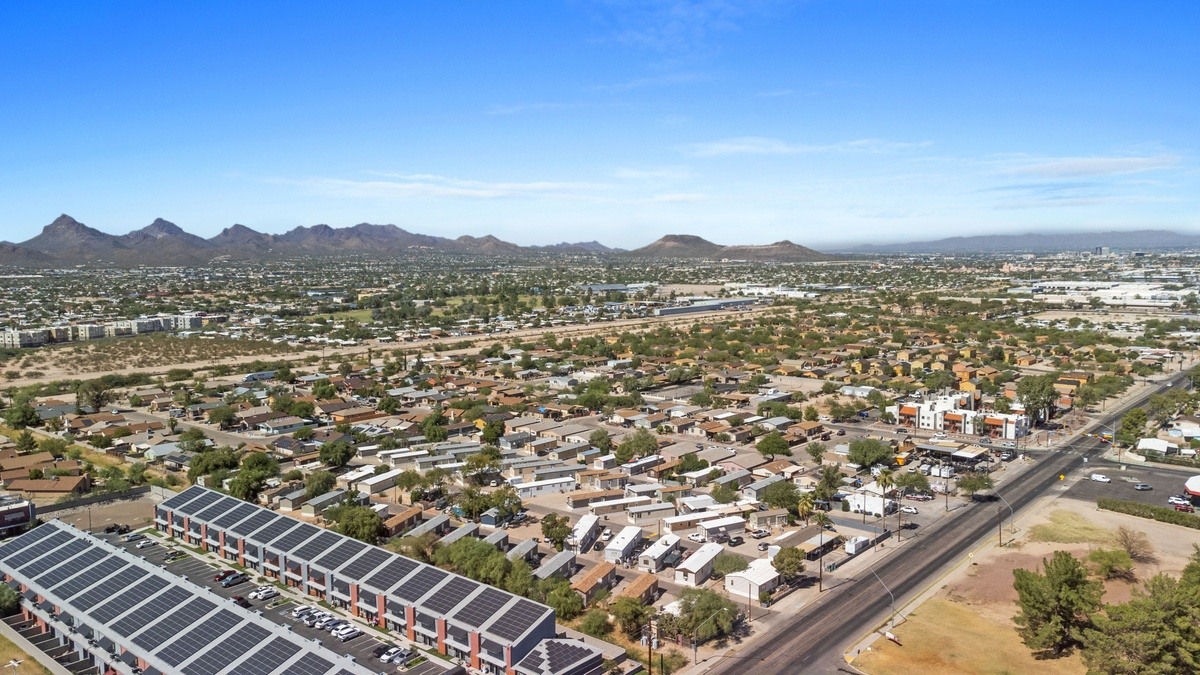 Desert Breeze - exterior