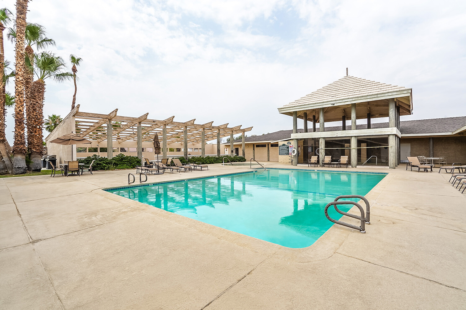 Hidden Springs - exterior