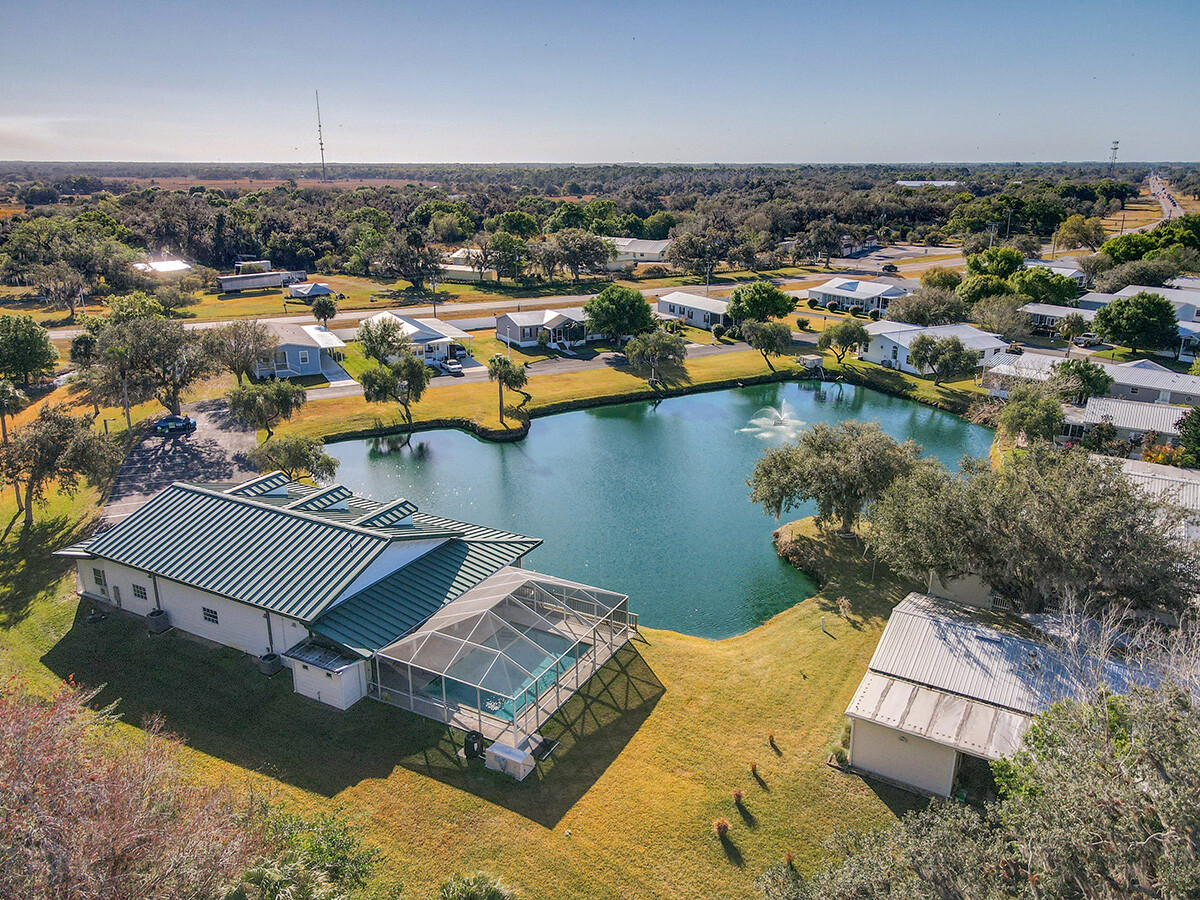 Maple Corner - exterior