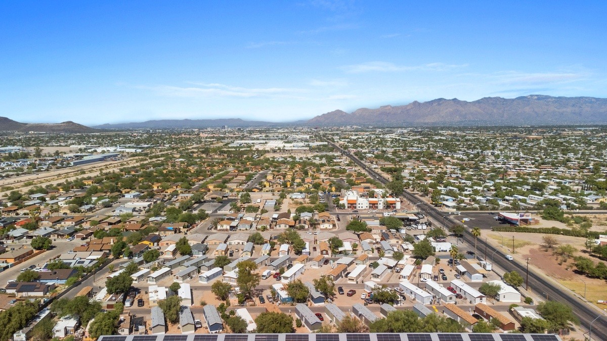 Desert Breeze - exterior