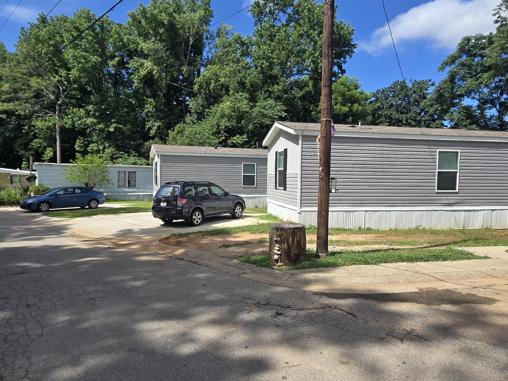 Clayton - exterior