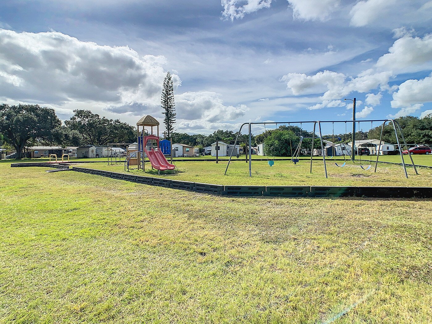 Floridian Sandalwood - exterior