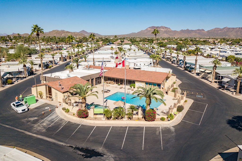 Pacific Manor - exterior