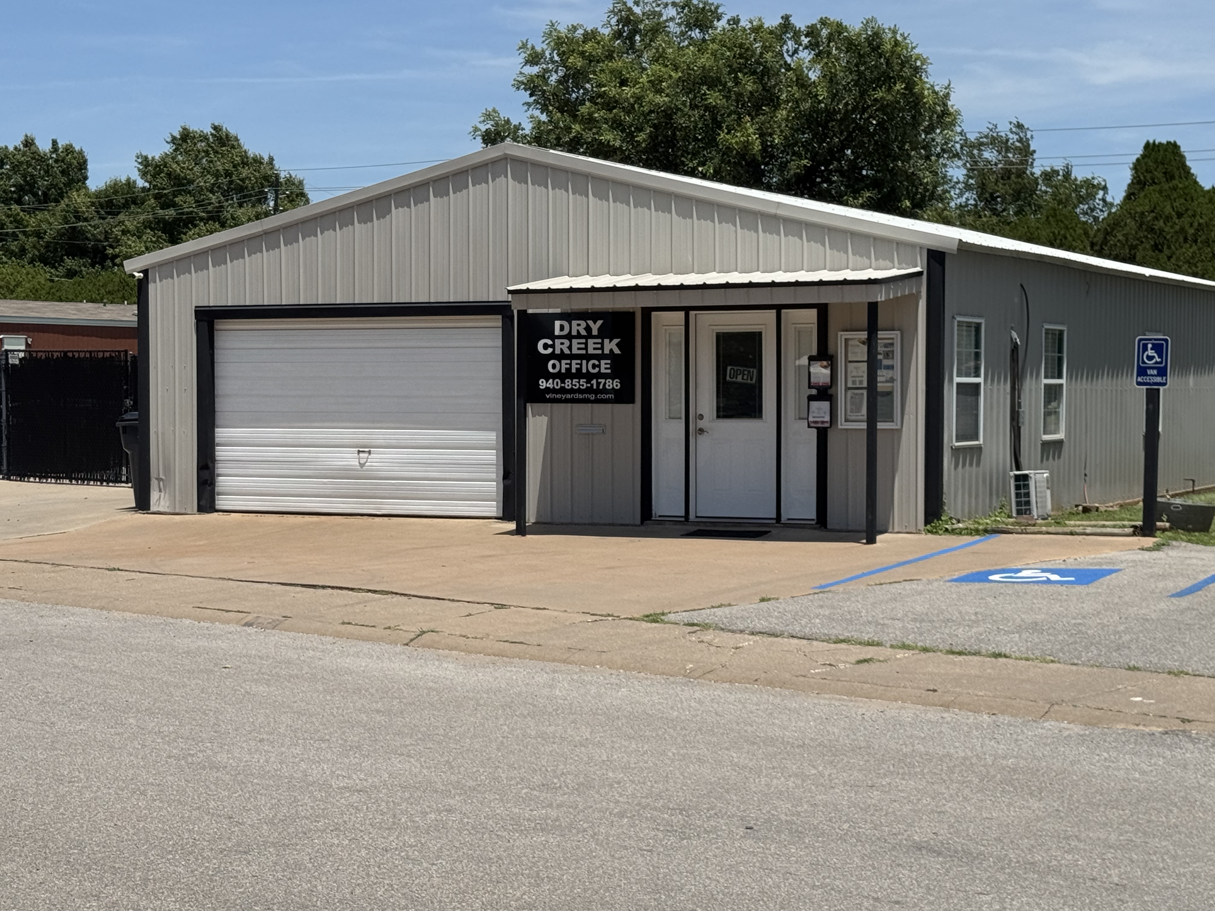 Dry Creek - exterior