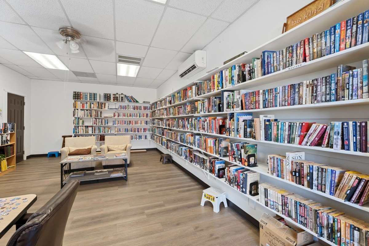 Val Vista - exterior