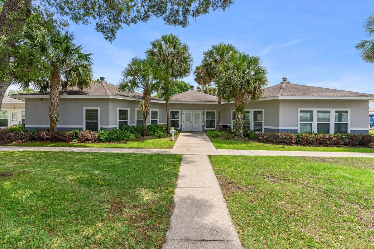 Oak Springs - exterior