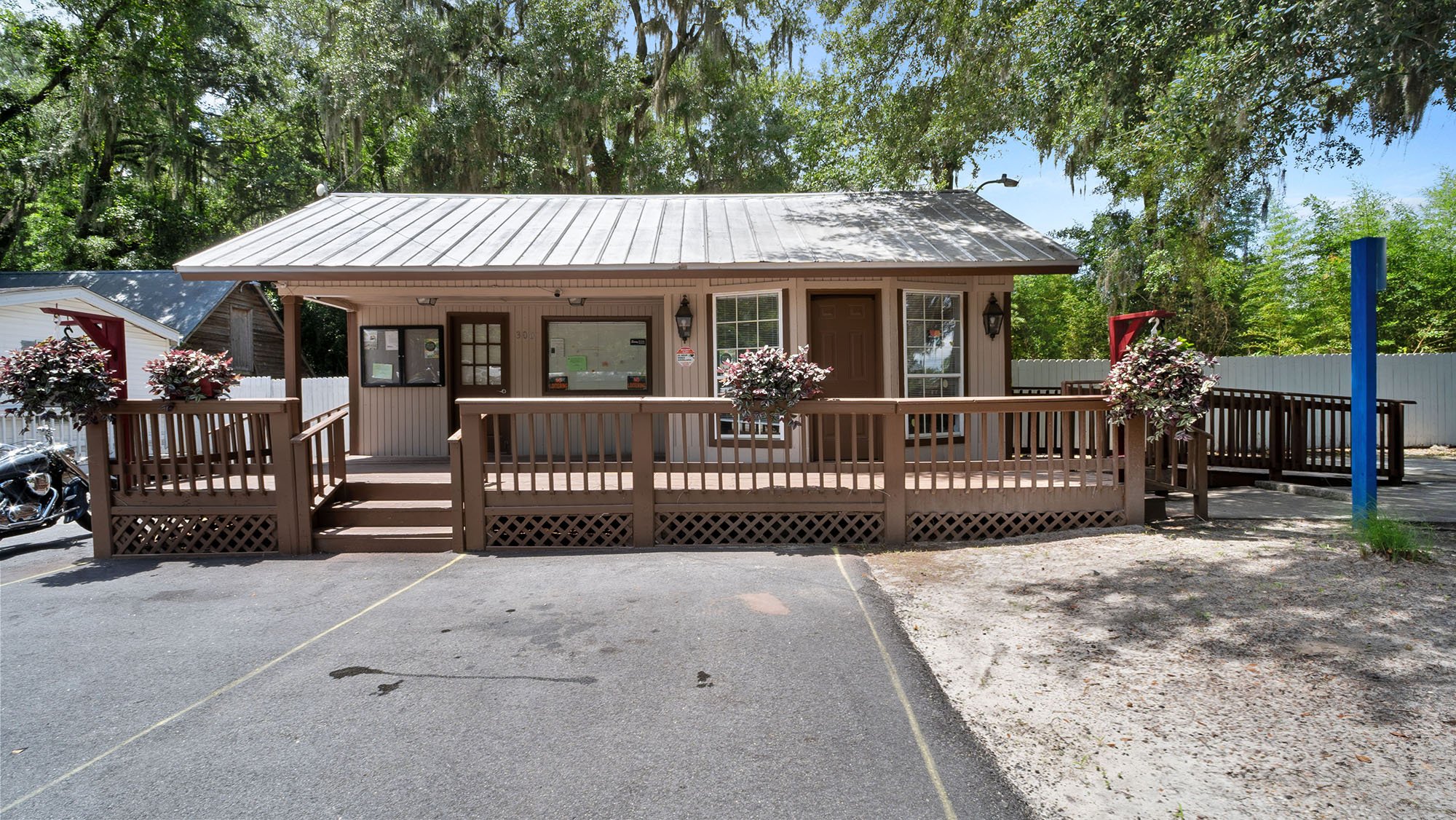 Eagle Creek - exterior