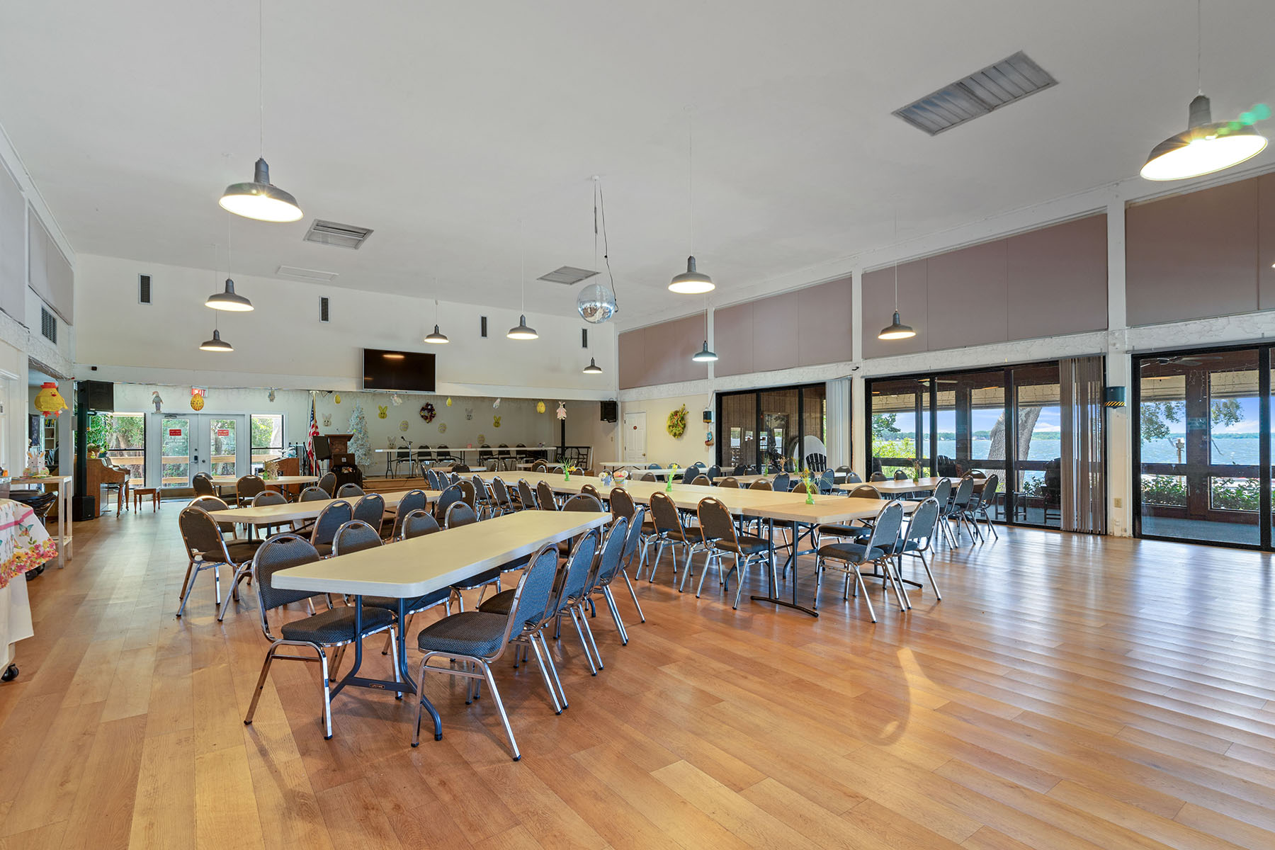 Lakeside Village - exterior