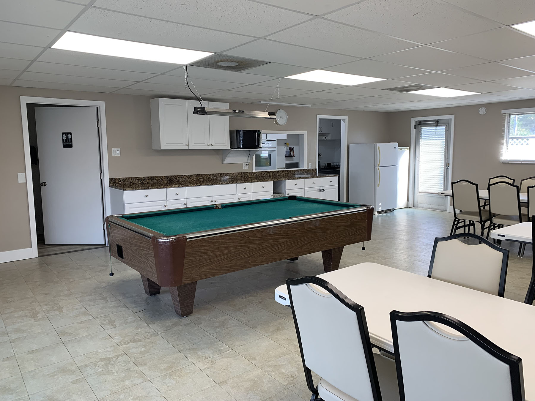 Endless Summer - exterior