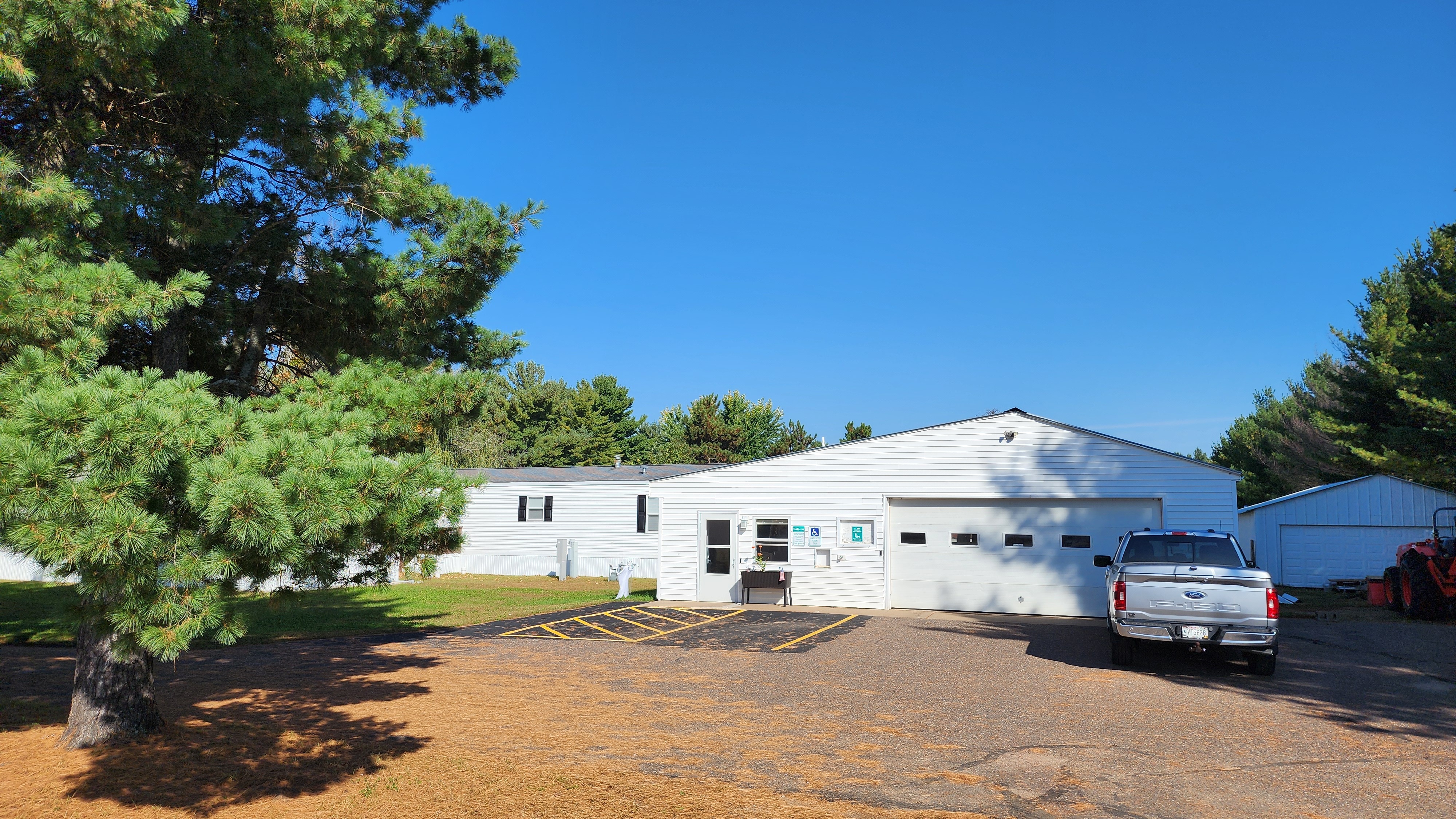 Pine Edge - exterior